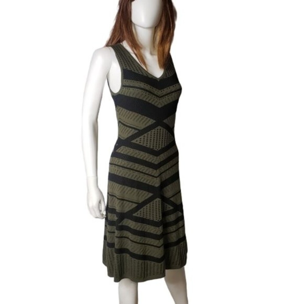 MOSSIMO SLEEVELESS SWEATER DRESS OLIVE GREEN / BLACK SIZE SMALL
